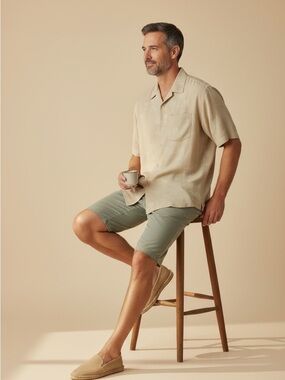 Tommy Bahama Silk Cream Button Down Short Sleeve Shirt Mens Size Medium Casual